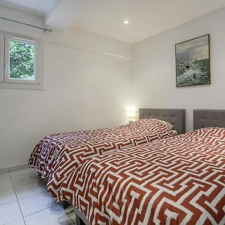 Holiday home Rez De Avec Beau Jardin Et Belle Vue *